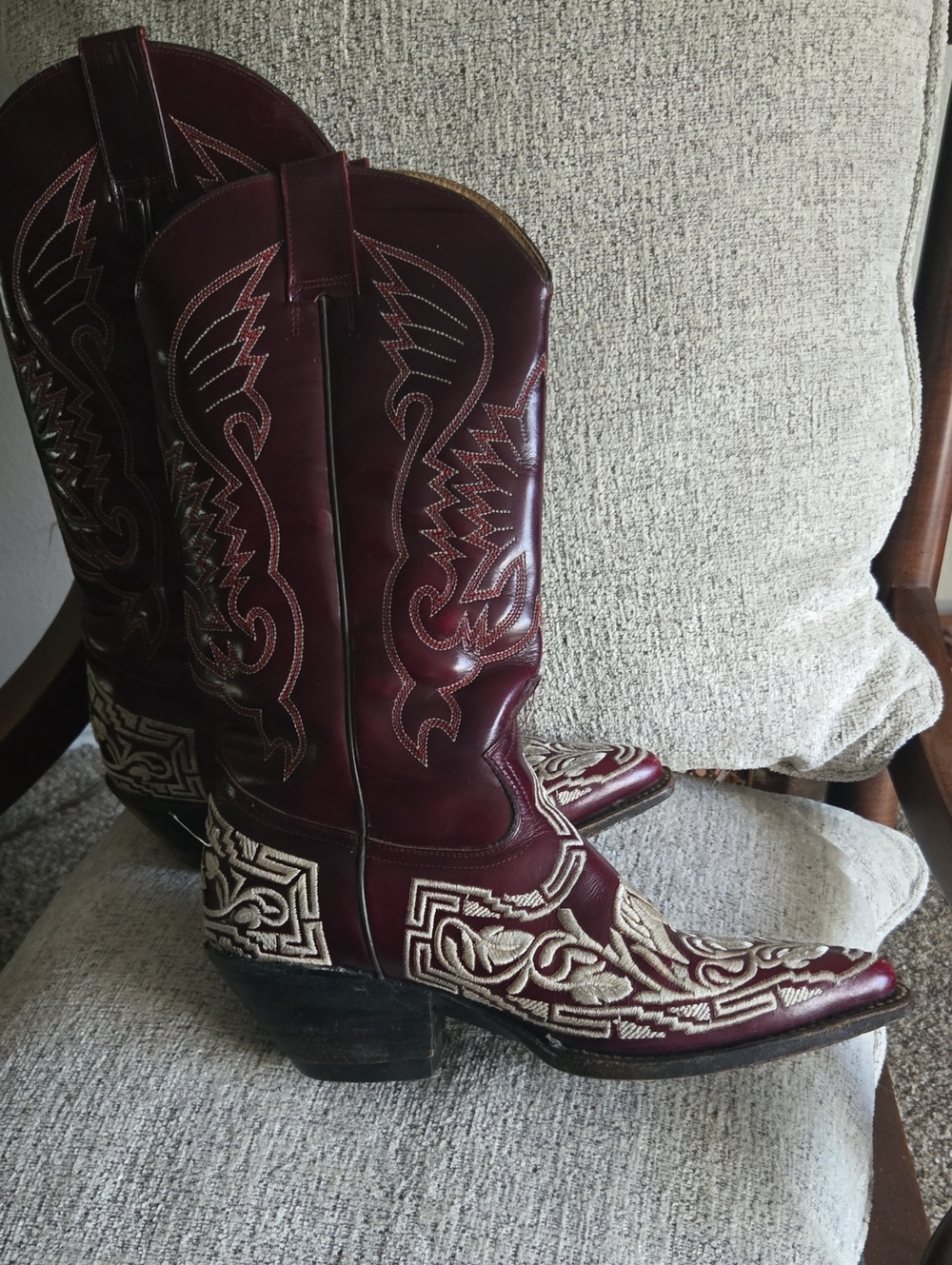 La Vega Or Aguila Burgundy Western Embroidered Heeled Boots 9 Mexicana